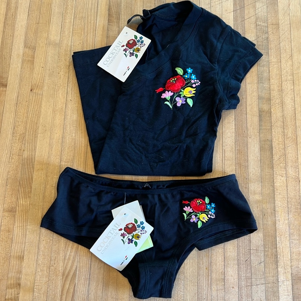 Hungarian Kalocsa shirt and underwear set (folk flowers)